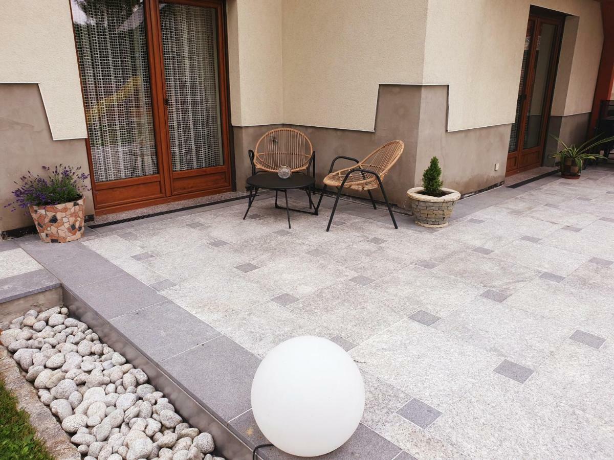 U Sabiny Apartment เบียลกาตัทร์ชันสกา ภายนอก รูปภาพ